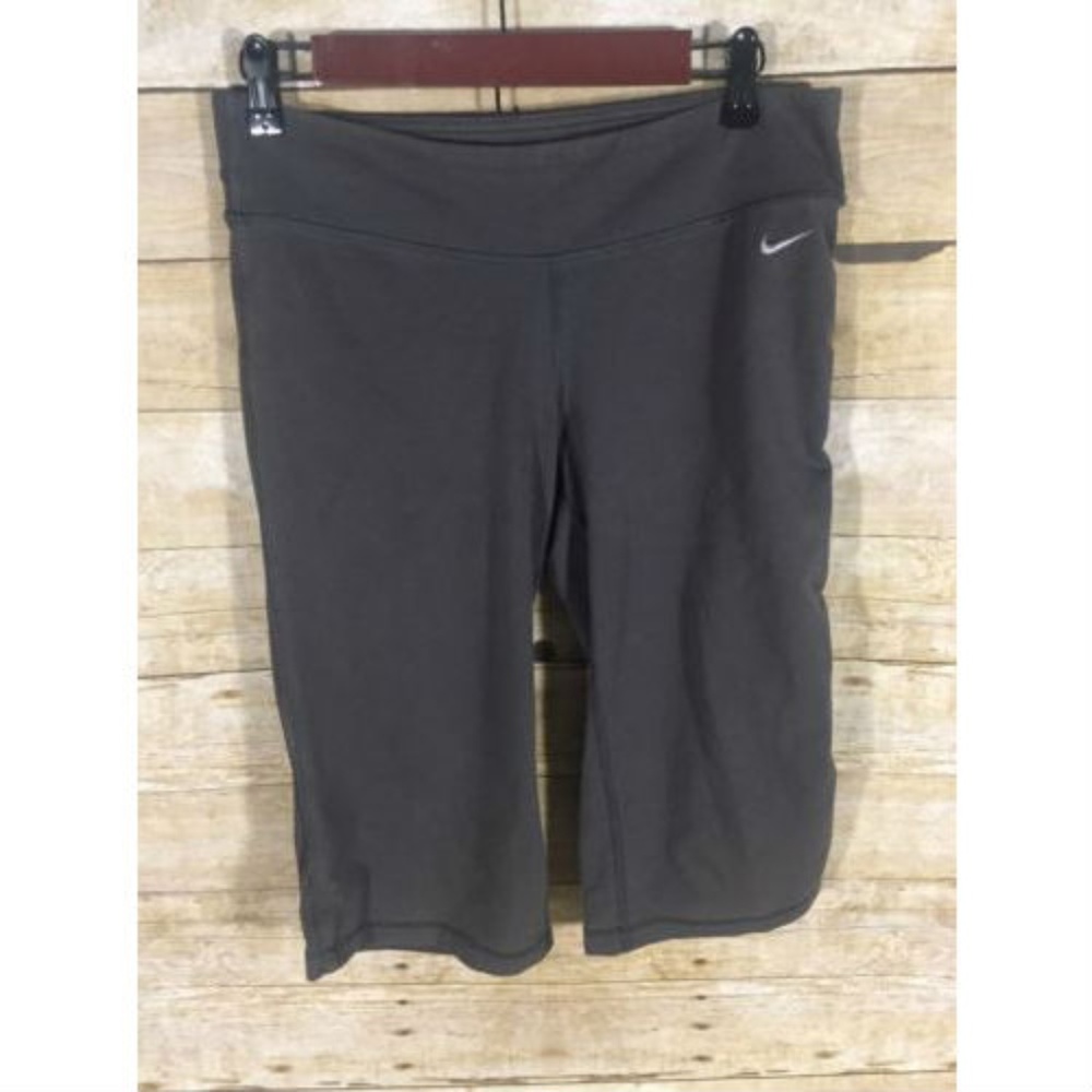 Nike Women's Athletic Capri Pants Size Medium